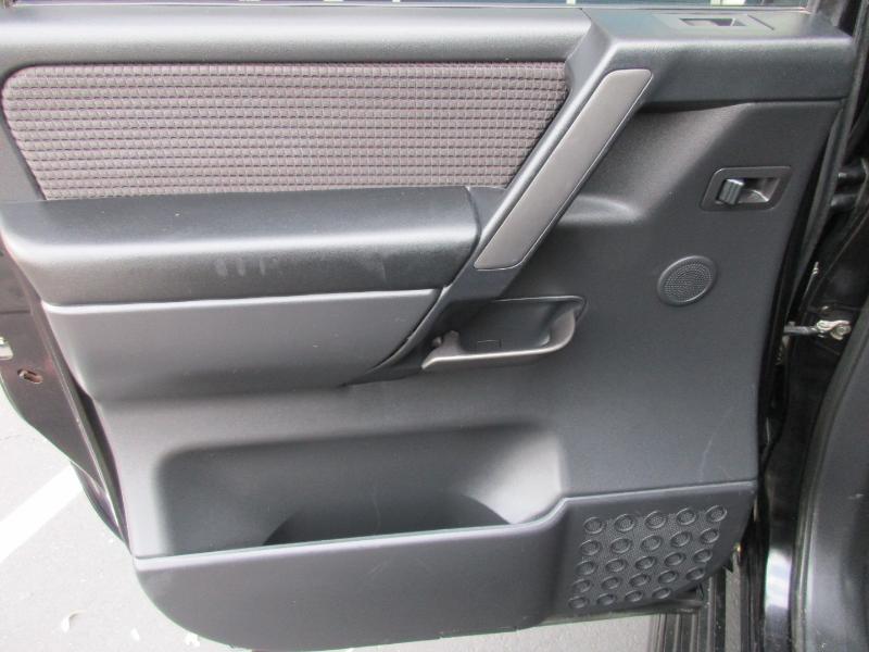 Nissan Titan PRO-4X Crew Cab 4WD SWB 2013