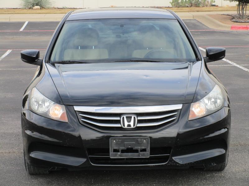 Honda Accord LX sedan AT 2011