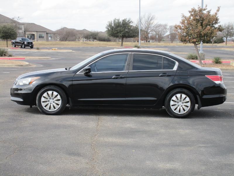 Honda Accord LX sedan AT 2011