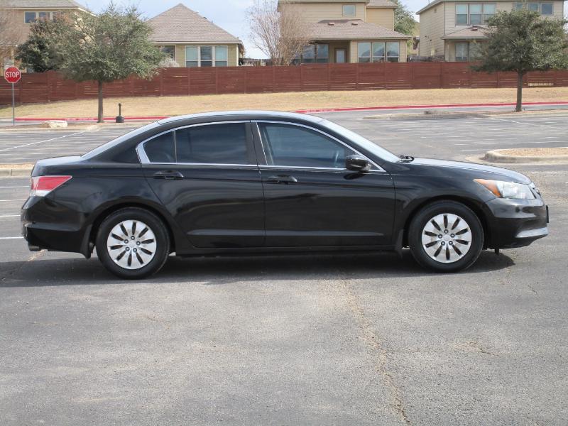 Honda Accord LX sedan AT 2011