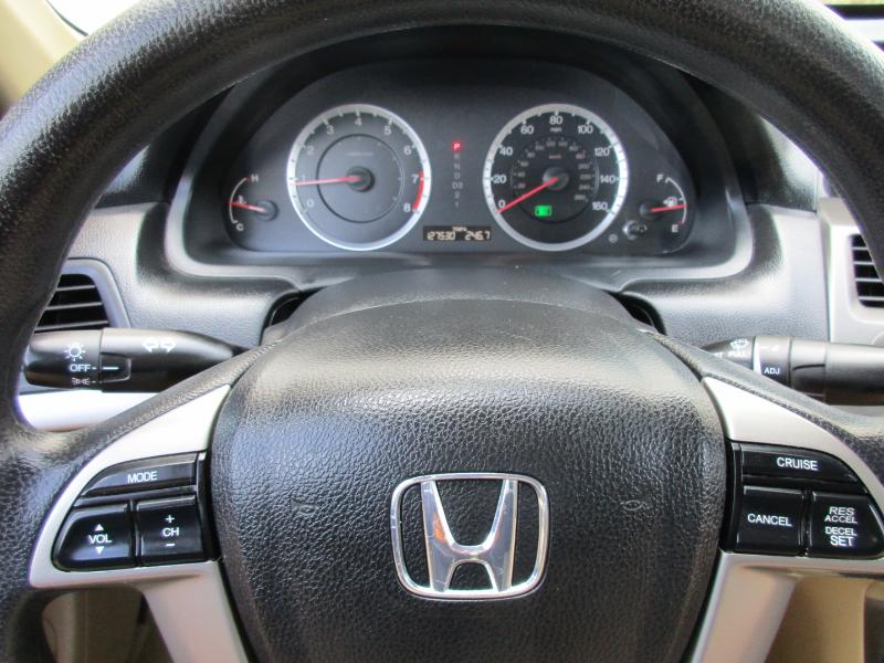 Honda Accord LX sedan AT 2011