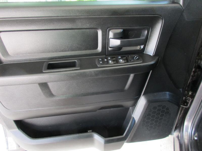 RAM 1500 Classic Tradesman Quad Cab 4WD 2021