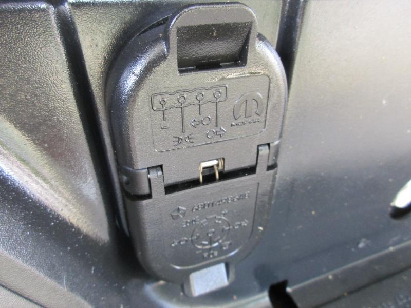 RAM 1500 Classic Tradesman Quad Cab 4WD 2021