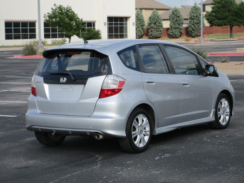 Honda Fit Sport 5-Speed AT 2011
