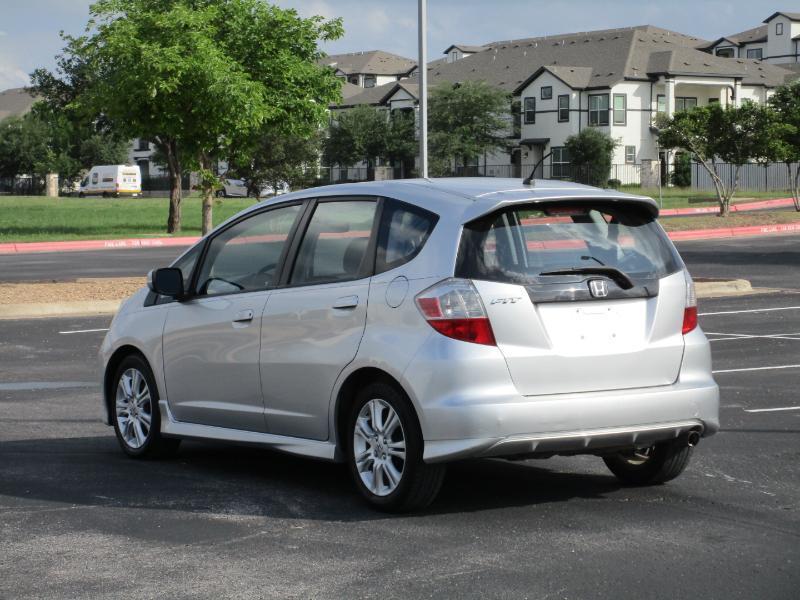 Honda Fit Sport 5-Speed AT 2011