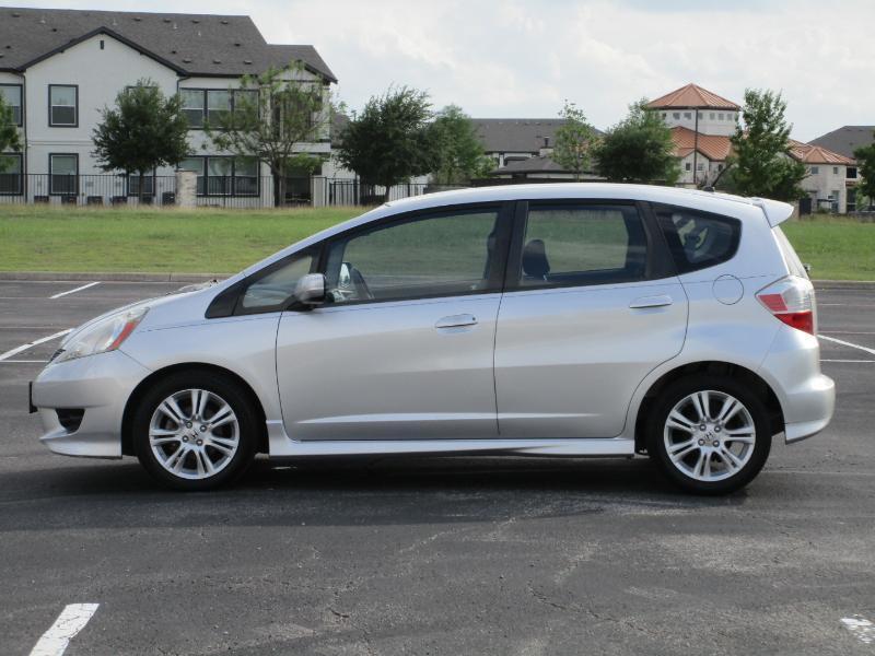 Honda Fit Sport 5-Speed AT 2011