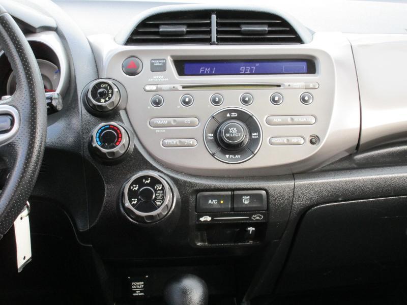 Honda Fit Sport 5-Speed AT 2011
