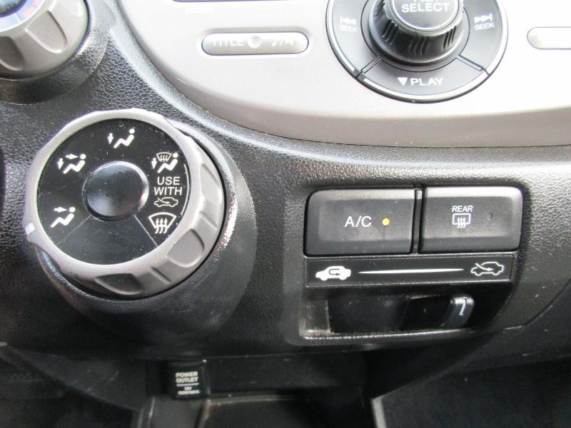 Honda Fit Sport 5-Speed AT 2011