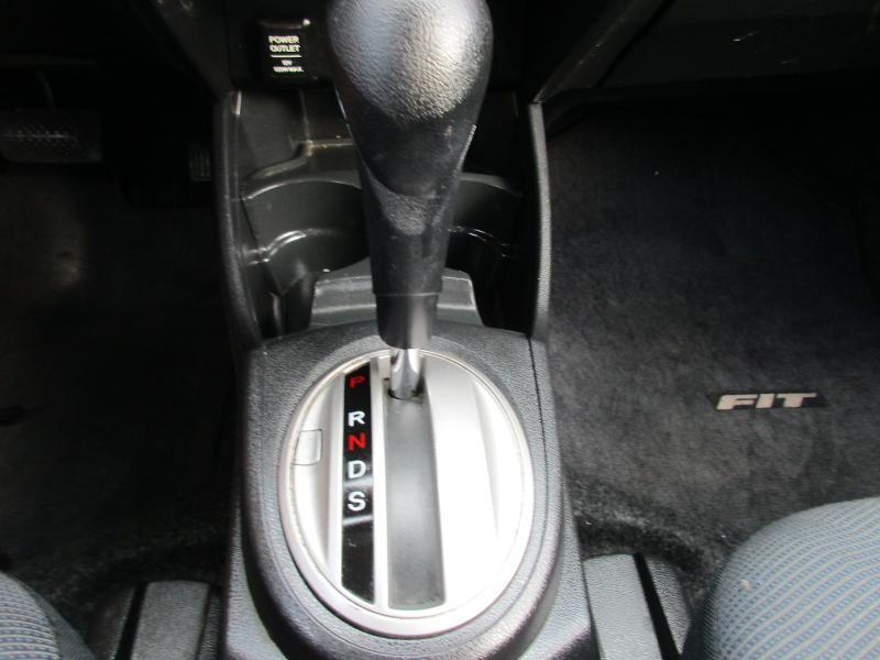 Honda Fit Sport 5-Speed AT 2011