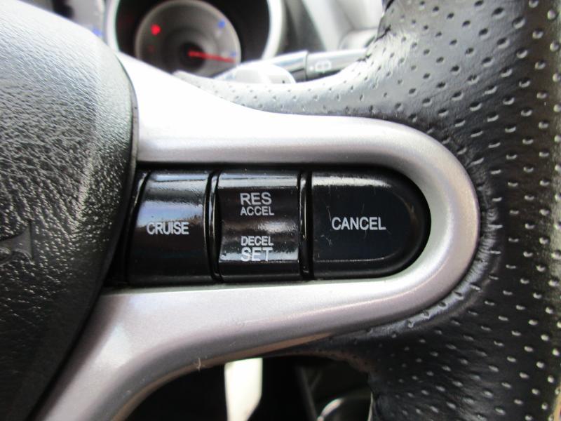 Honda Fit Sport 5-Speed AT 2011