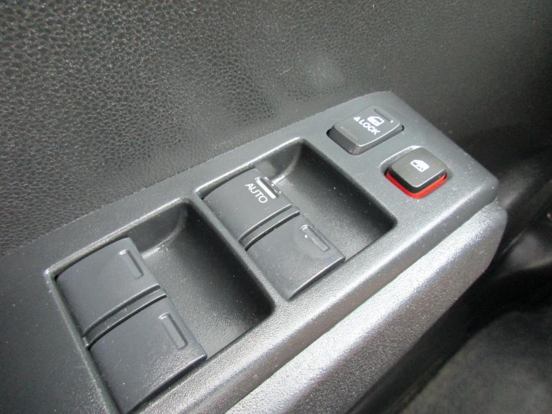 Honda Fit Sport 5-Speed AT 2011