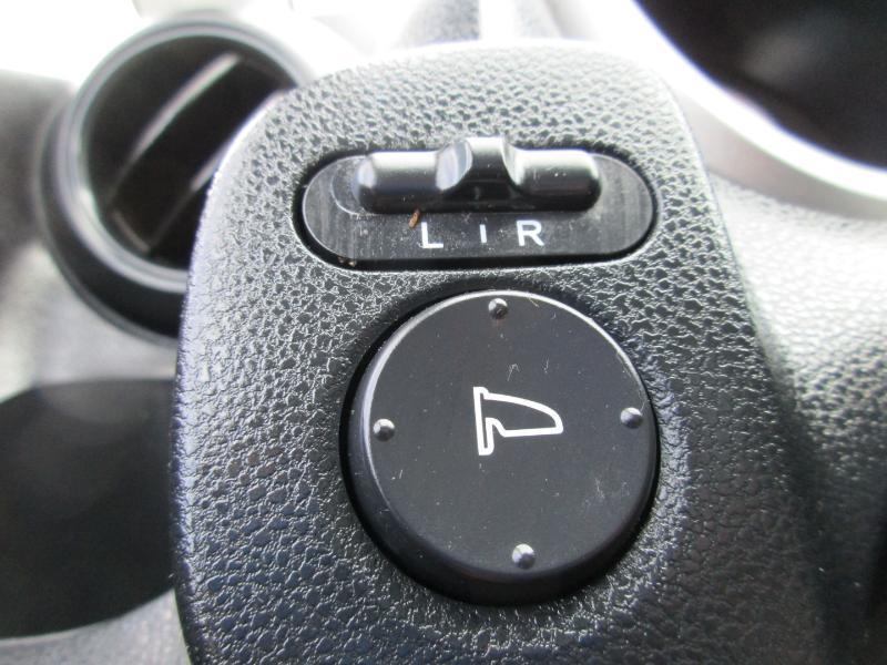 Honda Fit Sport 5-Speed AT 2011