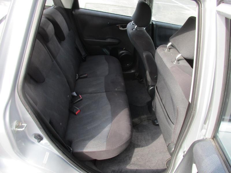 Honda Fit Sport 5-Speed AT 2011