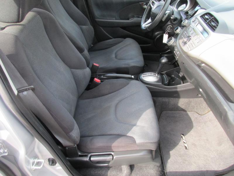 Honda Fit Sport 5-Speed AT 2011