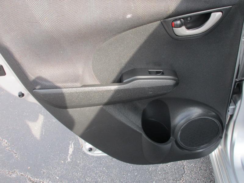 Honda Fit Sport 5-Speed AT 2011