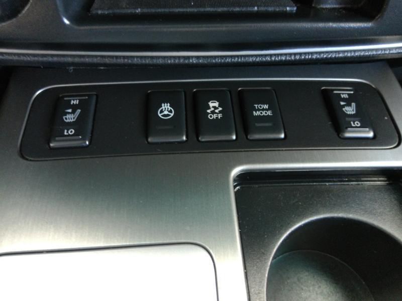 Nissan Armada Platinum 2WD 2014