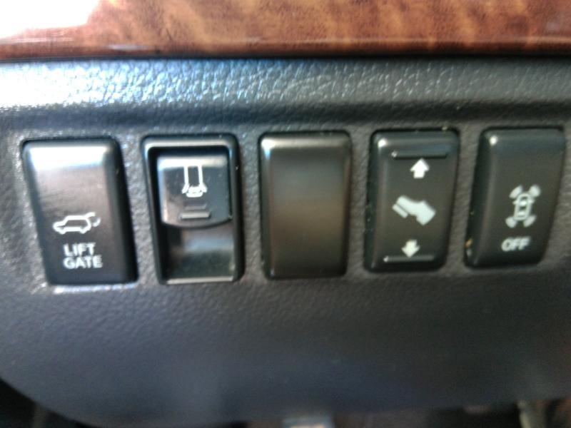 Nissan Armada Platinum 2WD 2014