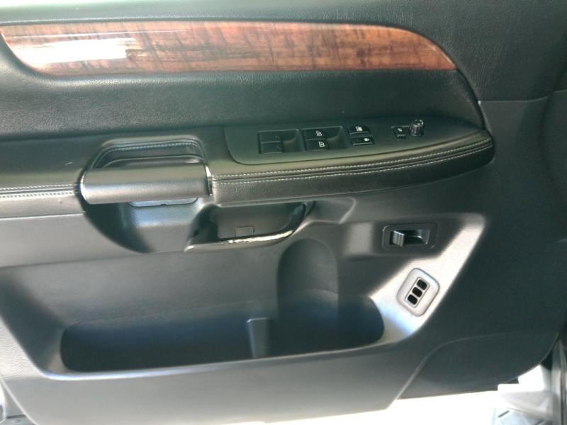 Nissan Armada Platinum 2WD 2014