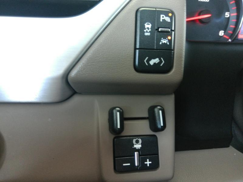 GMC Yukon XL SLT 2WD 2016