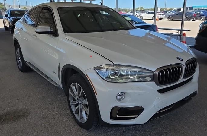 BMW X6 xDrive50i 2016