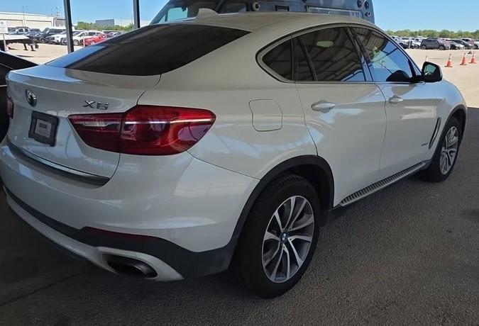BMW X6 xDrive50i 2016