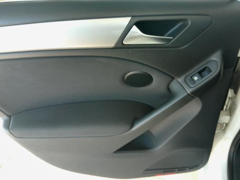Volkswagen Golf 2.0L TDI w/Tech Package 4 Door 2013