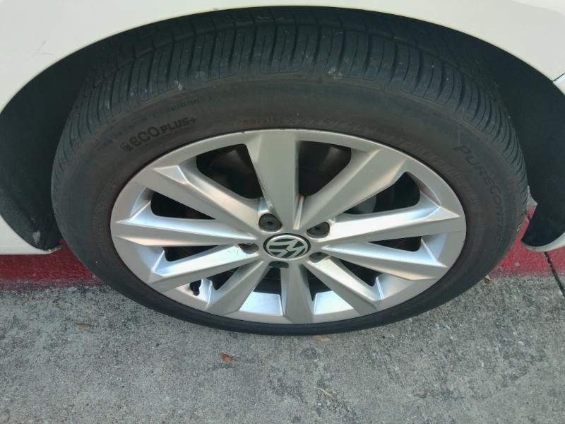 Volkswagen Golf 2.0L TDI w/Tech Package 4 Door 2013