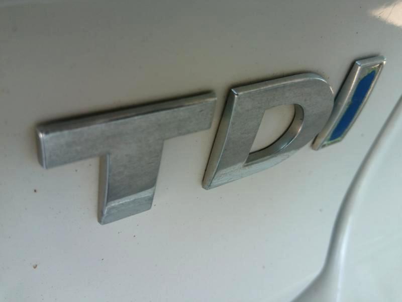 Volkswagen Golf 2.0L TDI w/Tech Package 4 Door 2013
