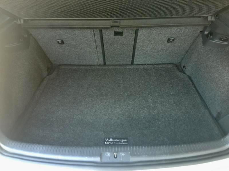 Volkswagen Golf 2.0L TDI w/Tech Package 4 Door 2013