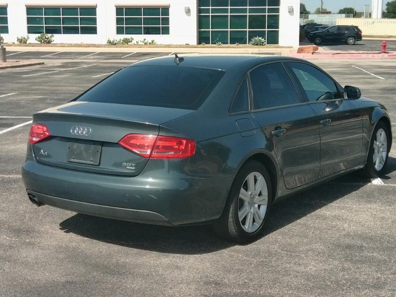 Audi A4 2.0T Sedan quattro Manual 2010