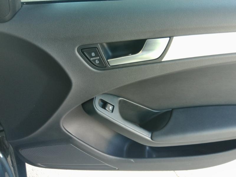 Audi A4 2.0T Sedan quattro Manual 2010