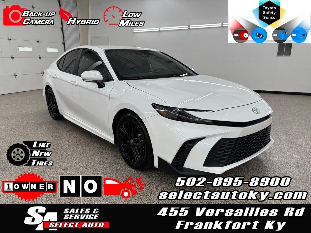 Toyota Camry Hybrid  2025