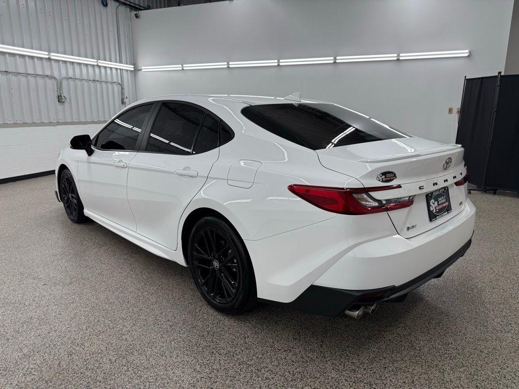 Toyota Camry Hybrid  2025