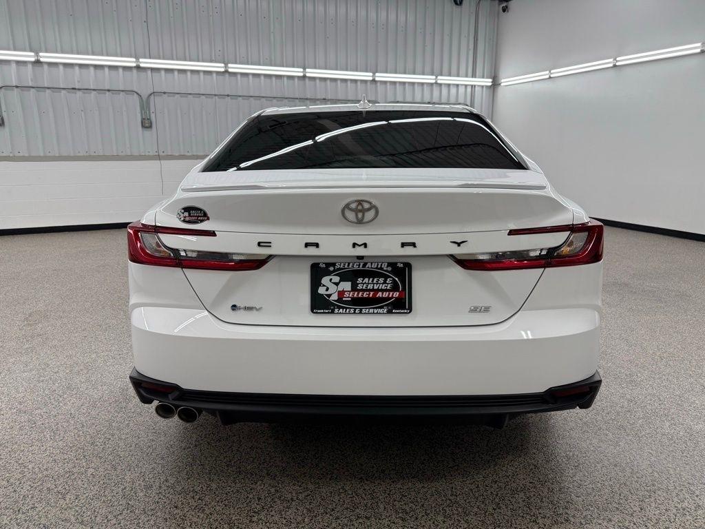 Toyota Camry Hybrid  2025