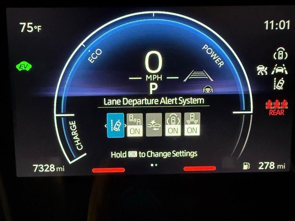 Toyota Camry Hybrid  2025