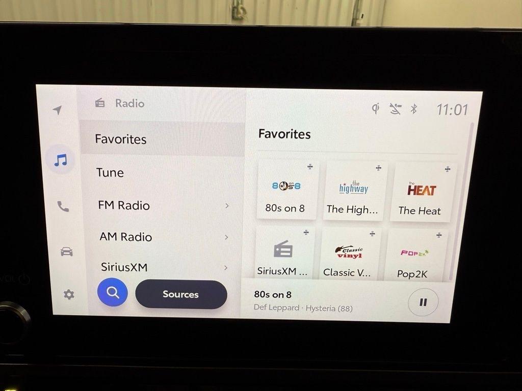 Toyota Camry Hybrid  2025