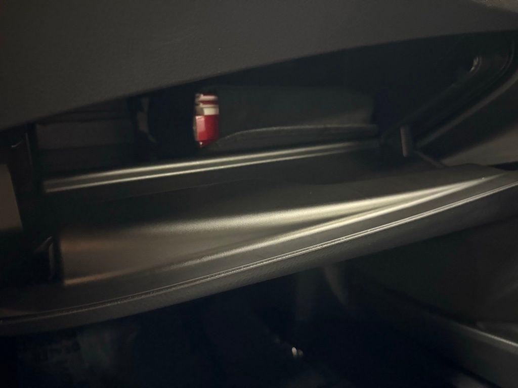 Toyota Camry Hybrid  2025