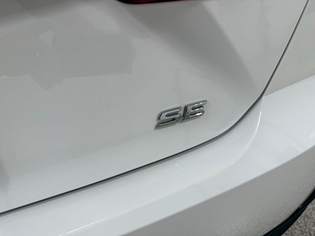 Toyota Camry Hybrid  2025