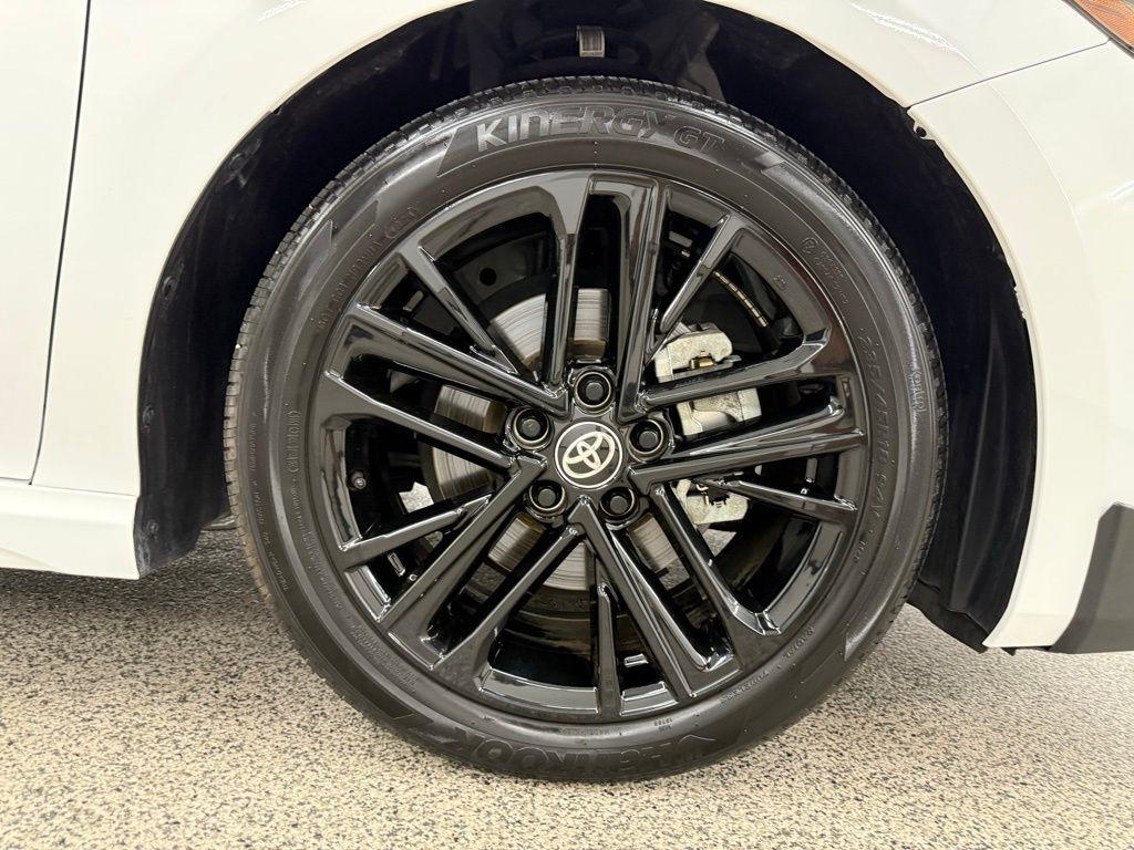 Toyota Camry Hybrid  2025