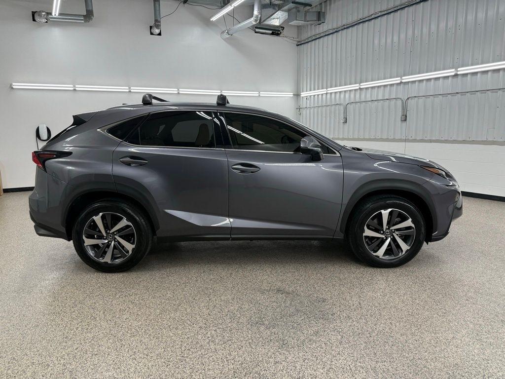 Lexus NX 200t  2019
