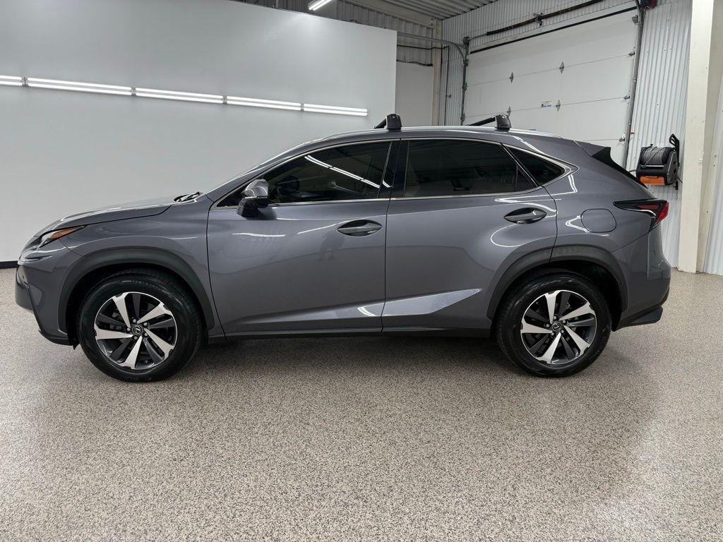 Lexus NX 200t  2019