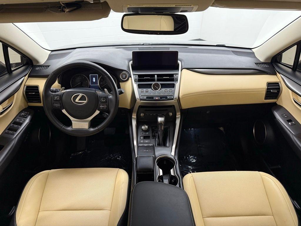 Lexus NX 200t  2019