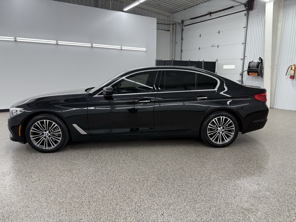 BMW 5-Series  2018