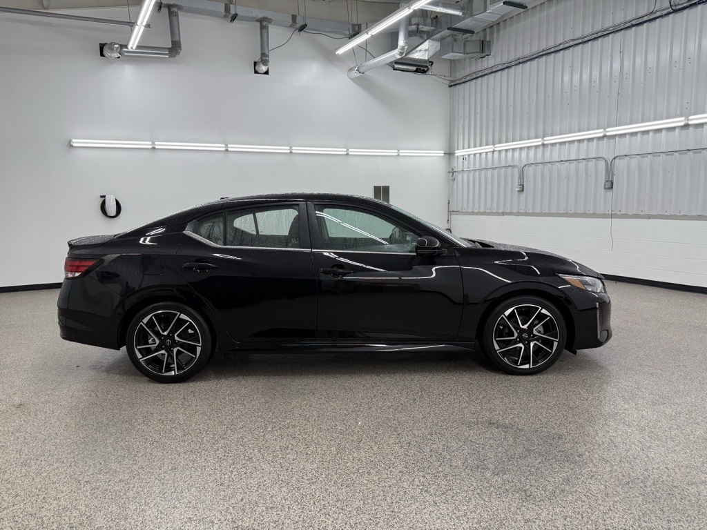 2024 Nissan Sentra SR's photo