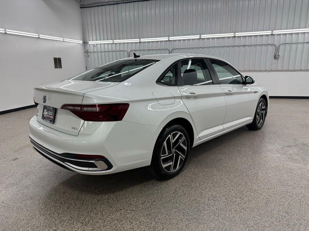 Volkswagen Jetta  2024