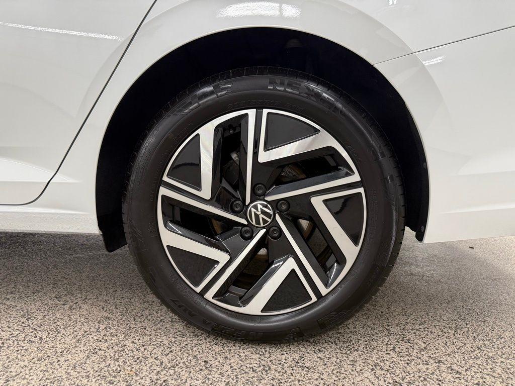 Volkswagen Jetta  2024