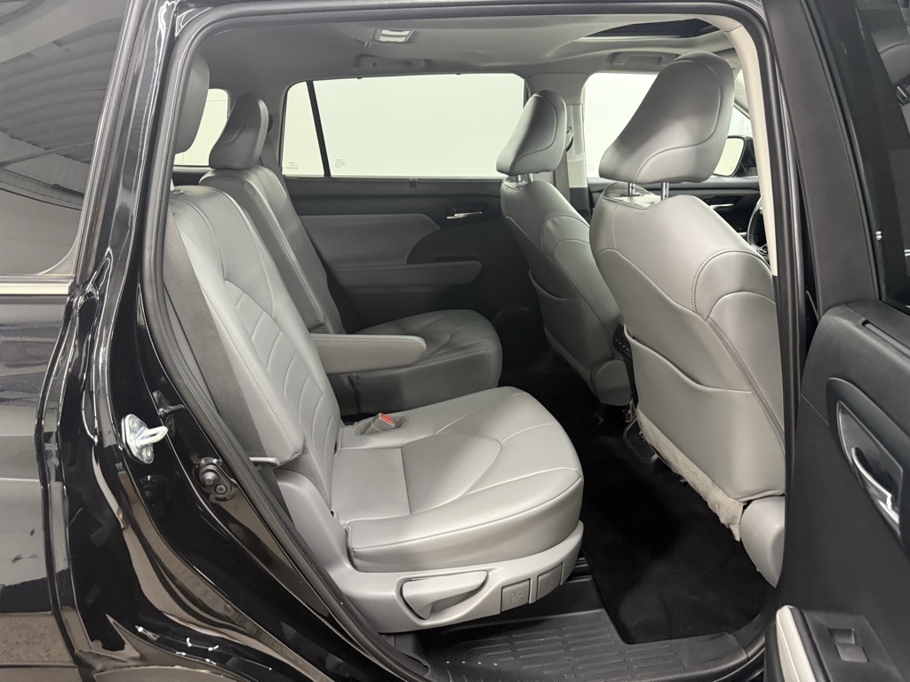 Toyota Highlander  2021