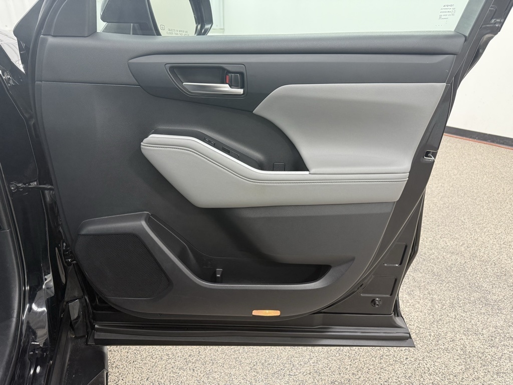 Toyota Highlander  2021