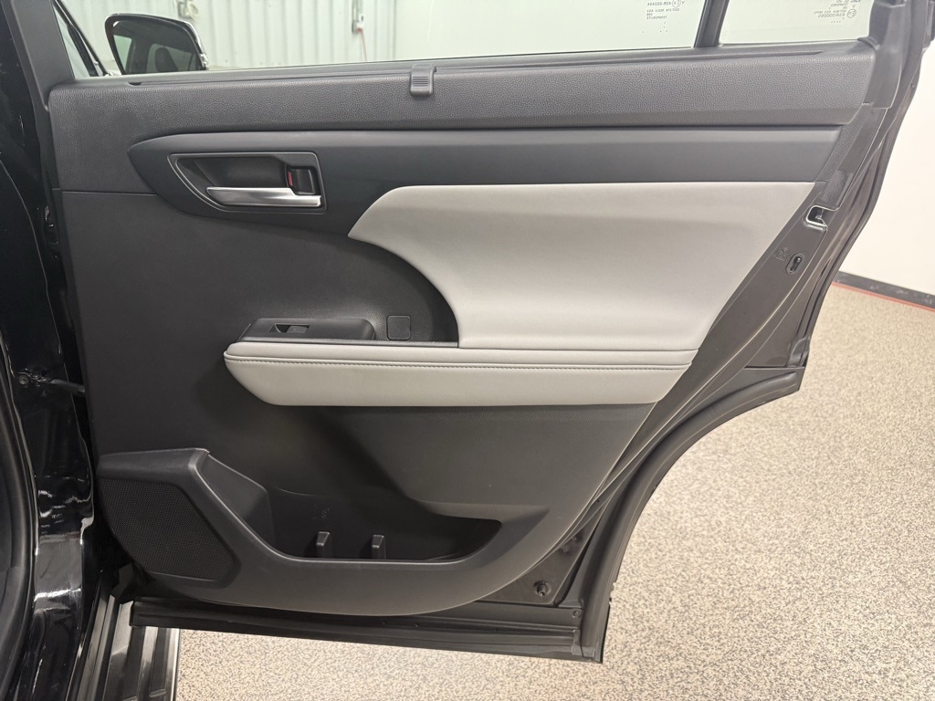 Toyota Highlander  2021