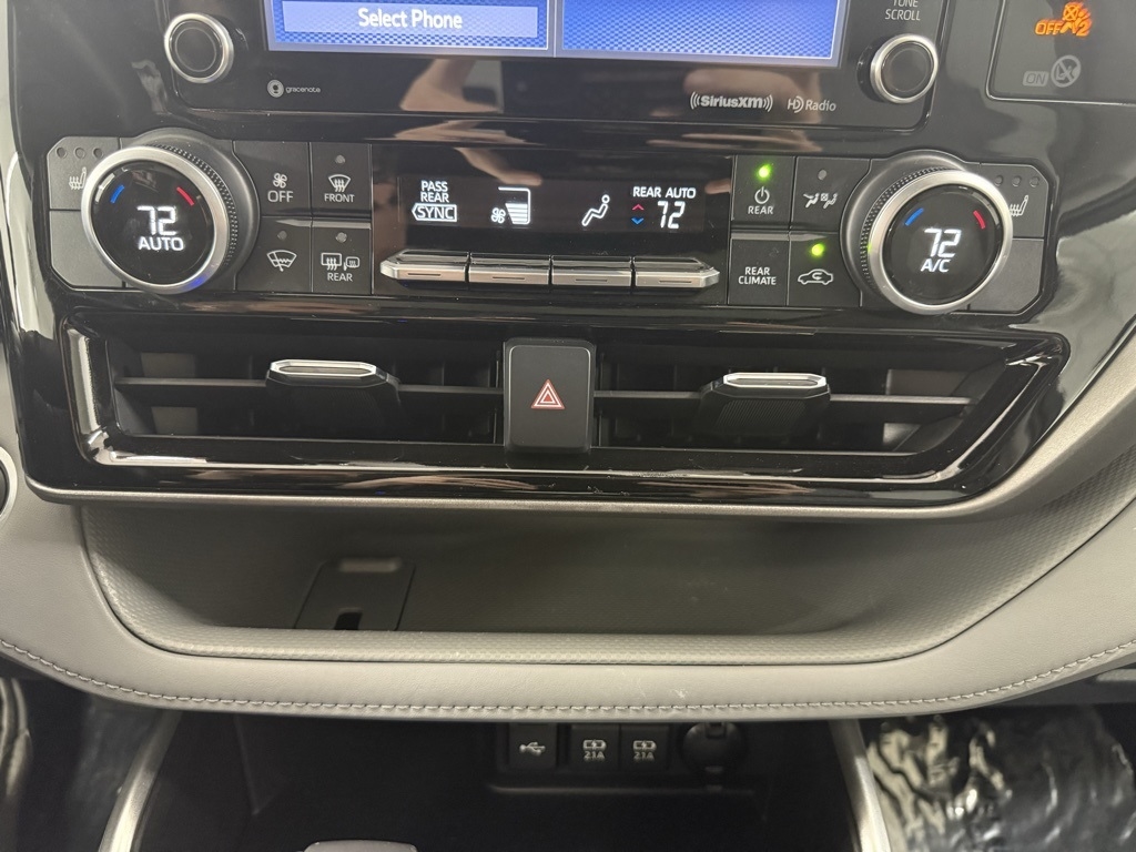 Toyota Highlander  2021